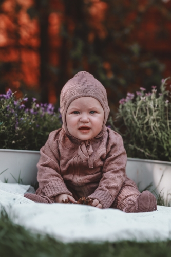 bonetka z merino meri fairy lana bonnet brudny róż.jpg